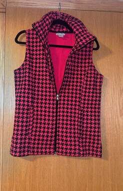 Wild Palms Red & Black Houndstooth Full-Zip Fleece Vest